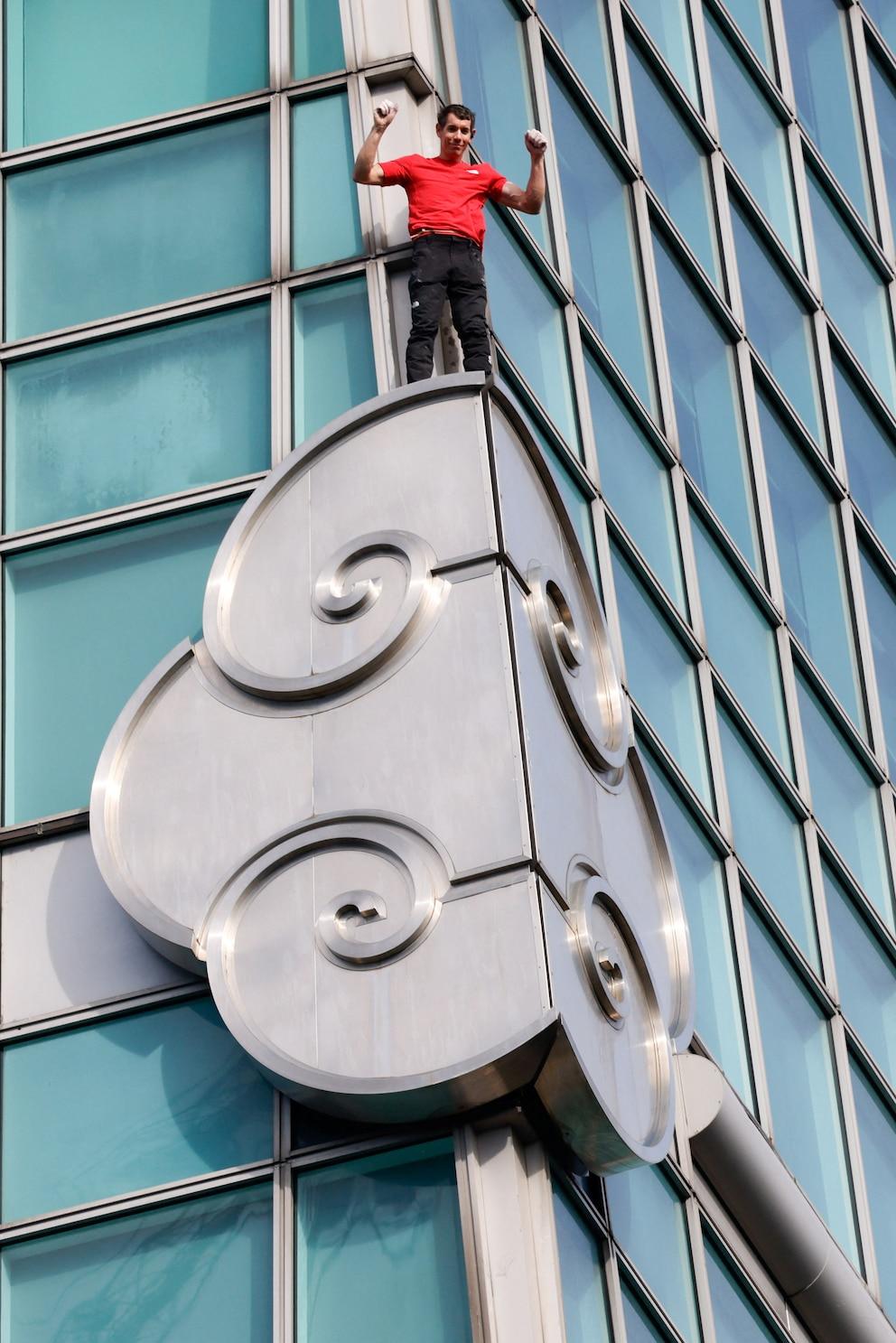 Alex Honnold's 'Skyscraper Live' exceeds 6 million views on Netflix