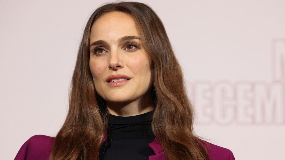 Natalie Portman criticizes the Oscars for snubbing female directors in the 2026 nominations