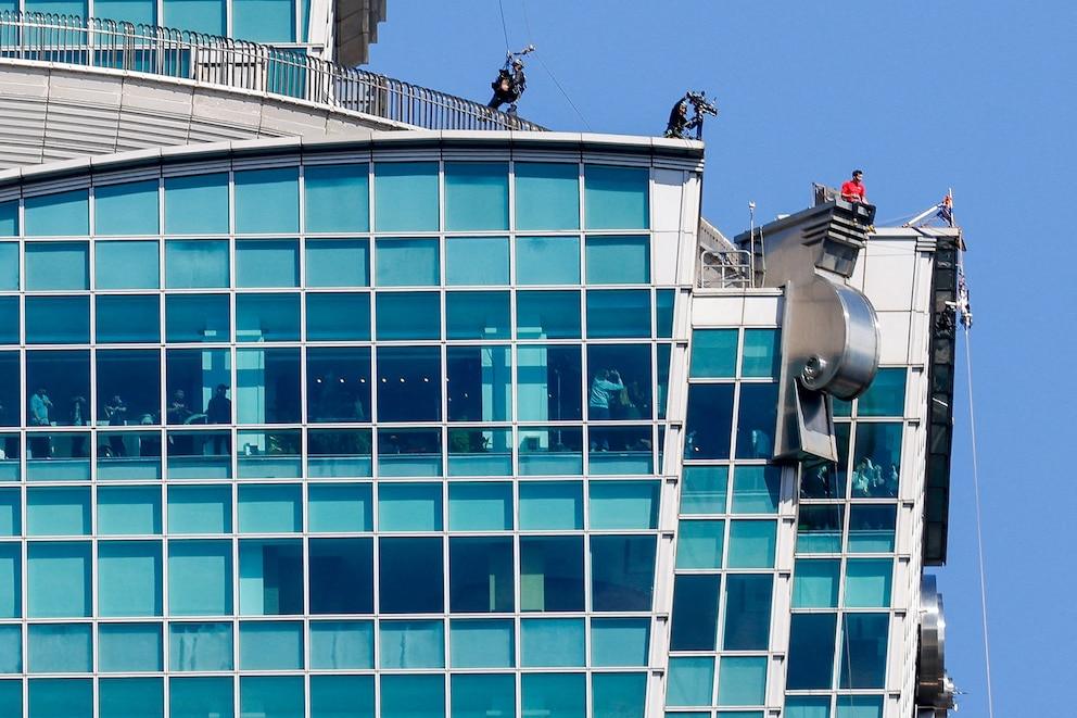 This was the moment when Alex Honnold conquered the top of Taipei 101