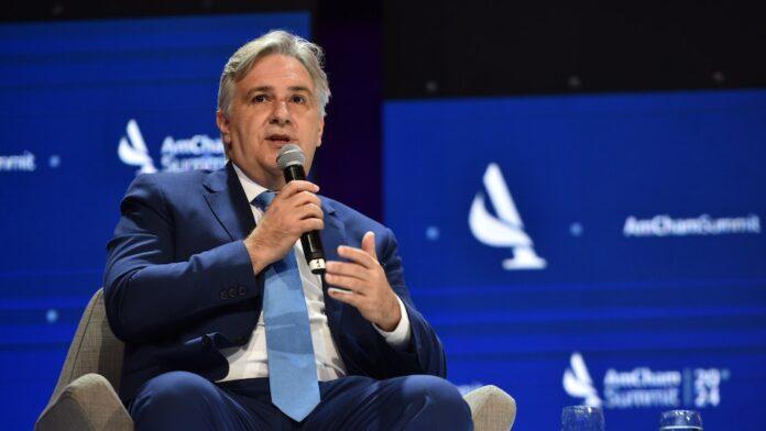 The province obtained offers for USD 1.6 billion.