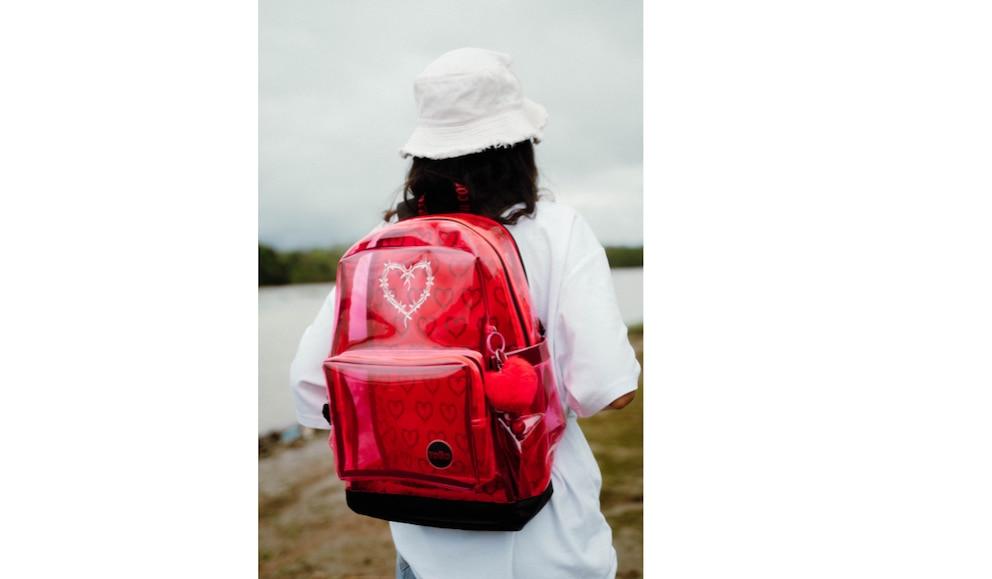 Trend technology in 2026 for back to school: from Karol G to computers with AI