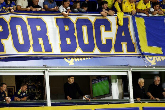 Riquelme in his box at La Bombonera during a Boca Juniors match (Photo REUTERS/Agustín Marcarian)
