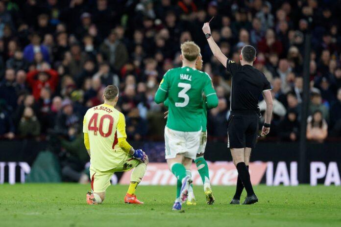 Bizot was expelled at the end of the first stage (Photo: Reuters/Peter Cziborra)