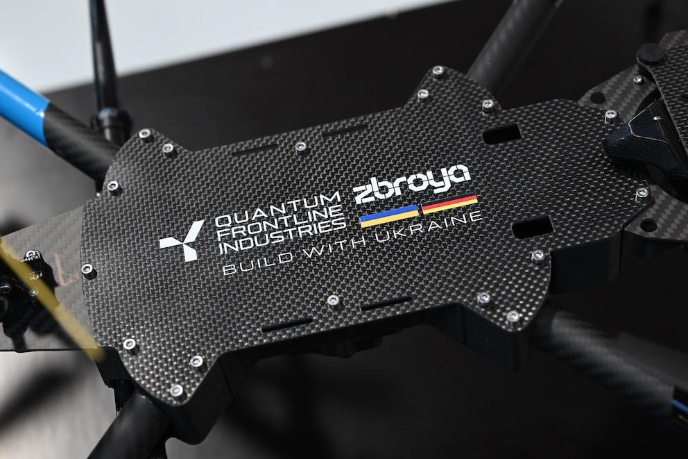 Volodimir Zelensky received the first Ukrainian drone produced in Germany in Munich