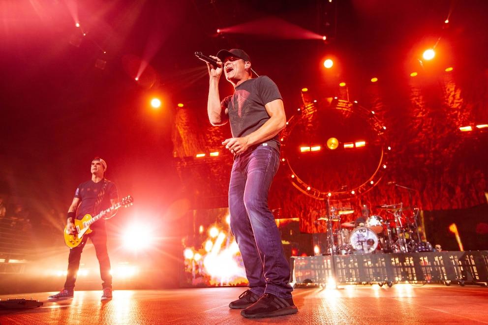 Brad Arnold, voice and founder of the band 3 Doors Down, died after battling kidney cancer