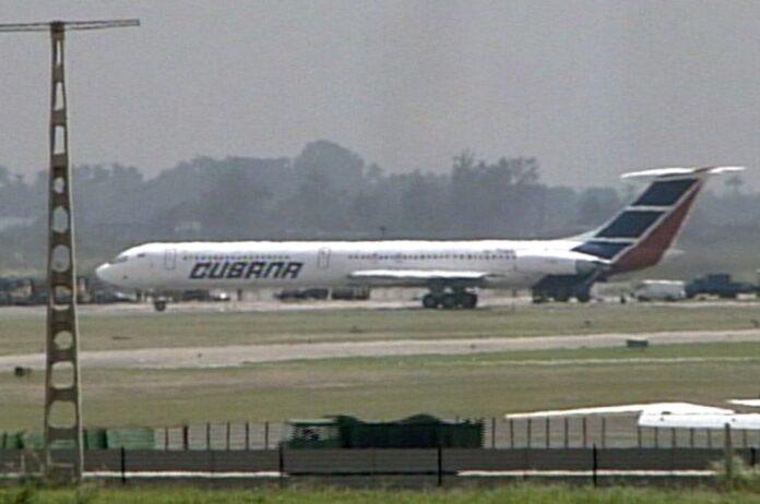 A Cubana de Aviación plane takes off from José Martí airport in Havana (REUTERS/Reuters TV)