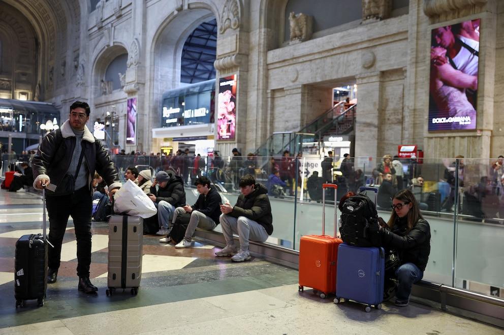 The Italian Government denounced sabotage against the railway network at the start of the Winter Olympic Games