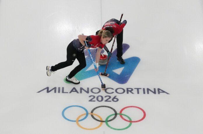 Milano Cortina 2026 Olympics - Curling - Women's Round Robin Session 10 - United States vs Great Britain - Cortina Curling Olympic Stadium, Cortina d'Ampezzo, Italy - February 18, 2026. Taylor Anderson-Heide of United States in action during the match against Great Britain REUTERS/Issei Kato