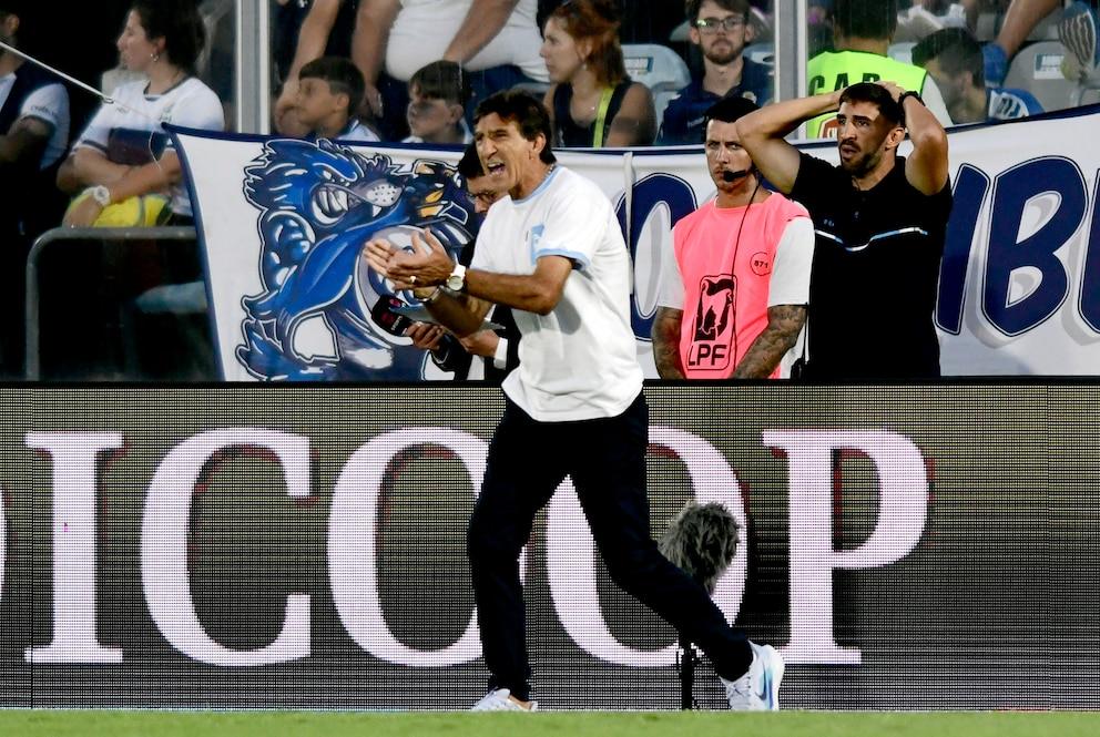 Gustavo Costas' Racing equals Tigre in Victory for the Apertura Tournament