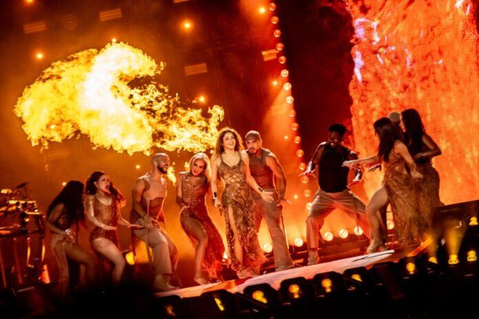 Released in 2006, Shakira's song 'Hips Don't Lie' reached number one in more than 55 countries - credit Colpresa