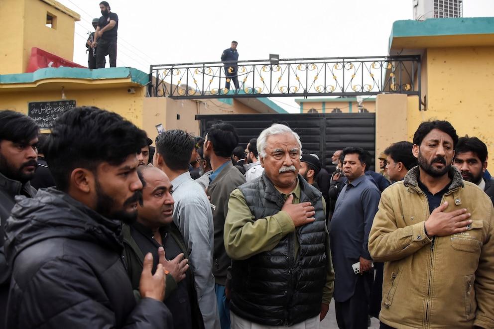 Suicide attack on Islamabad mosque: at least 31 people killed and 169 injured