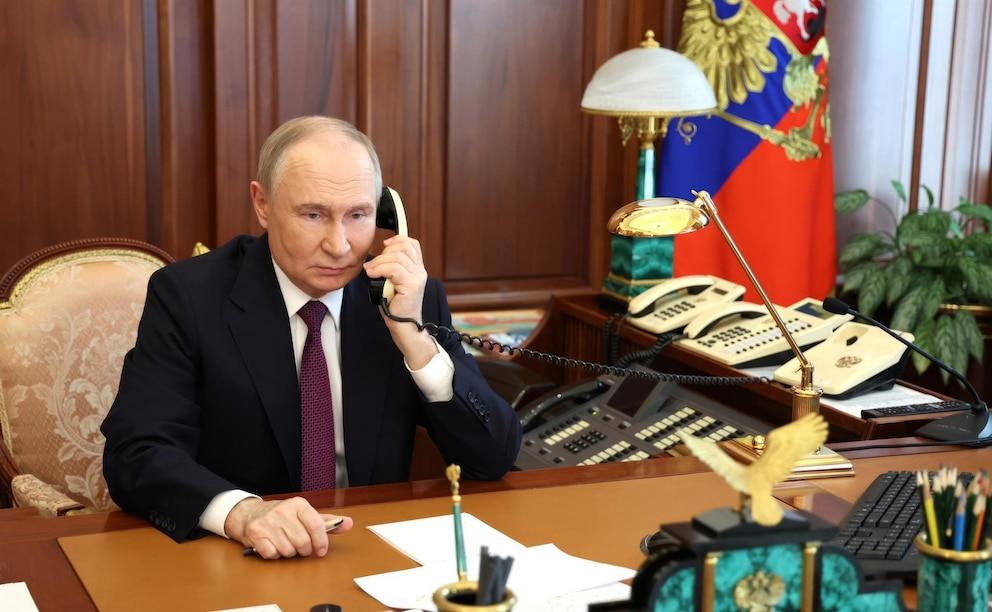 Putin's censorship grows in Russia: control over cell phones increases and there will be more restrictions on social networks