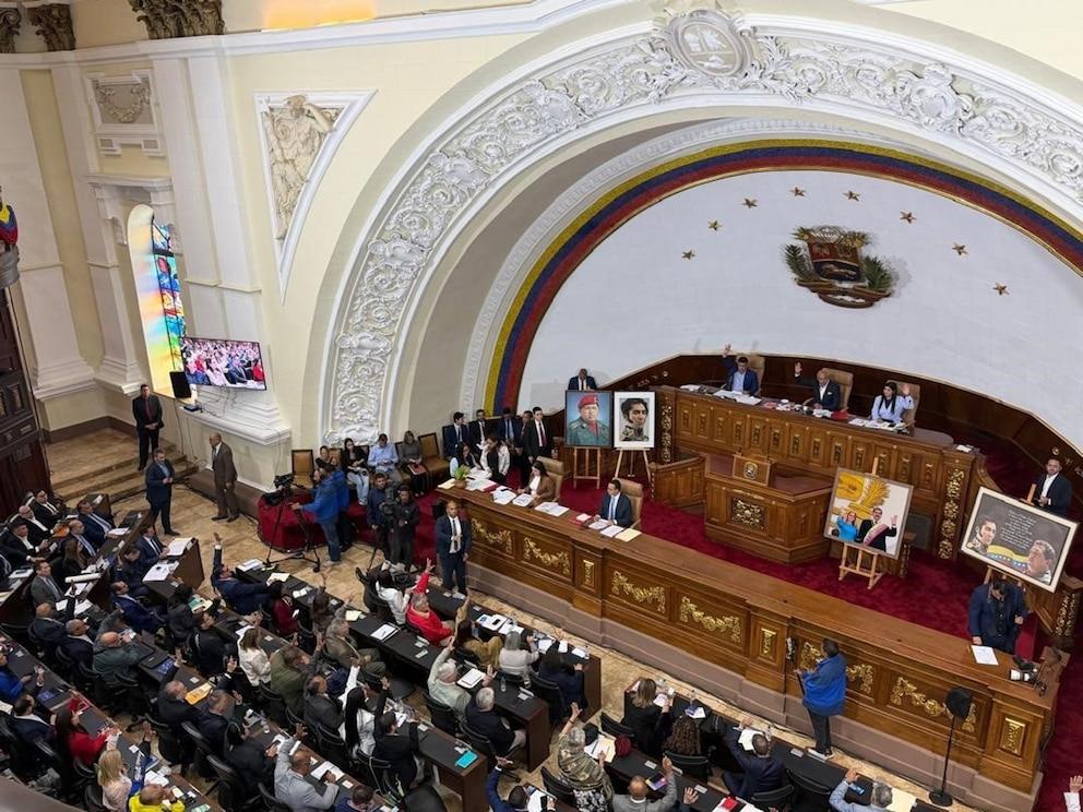 They postponed the session in Parliament to discuss the amnesty law in Venezuela and uncertainty grows over political prisoners